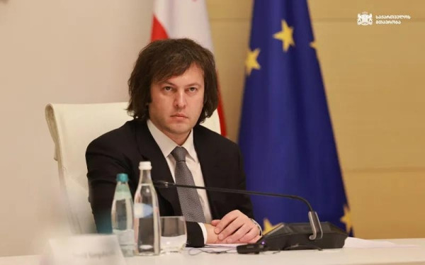 Премьер – Вам никого не запугать никаким механизмом: ни московским, ни брюссельским, ни пражским и не ростовским, нас не интересует и ни гаагский механизм Премьер – Вам никого не запугать никаким механизмом: ни московским, ни брюссельским, ни пражским и не ростовским, нас не интересует и ни гаагский механизм