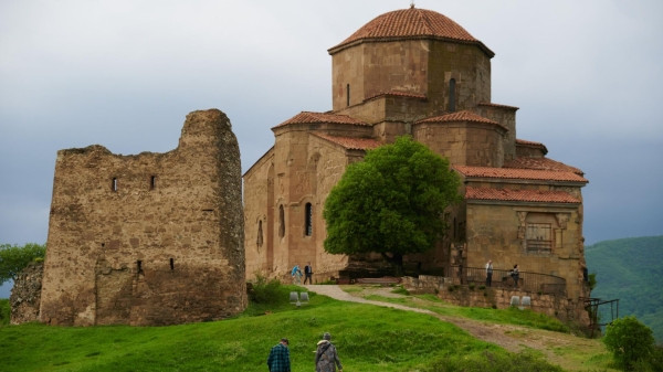 Реставраторы приступили к работам в Большом соборе монастыря Джвари