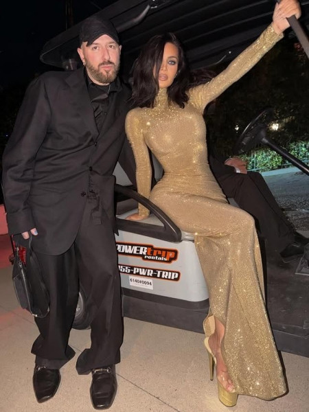 Демна и Ким Кардашьян на вечеринке премии «Оскар» - фото, которые распространяются в медиа Демна и Ким Кардашьян на вечеринке премии «Оскар» - фото, которые распространяются в медиа