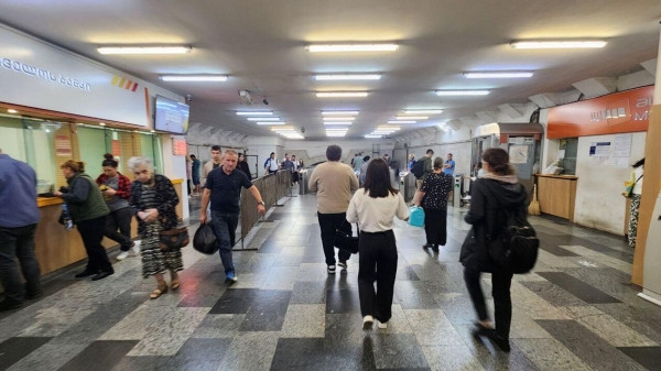 Станция метро "Варкетили" в Тбилиси возвращается к обычному режиму работы