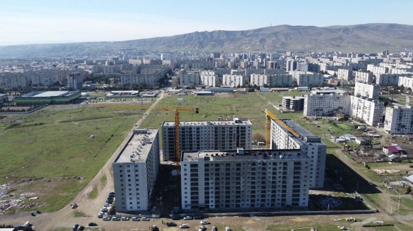 Жилой комплекс для вынужденных переселенцев строится в Рустави
