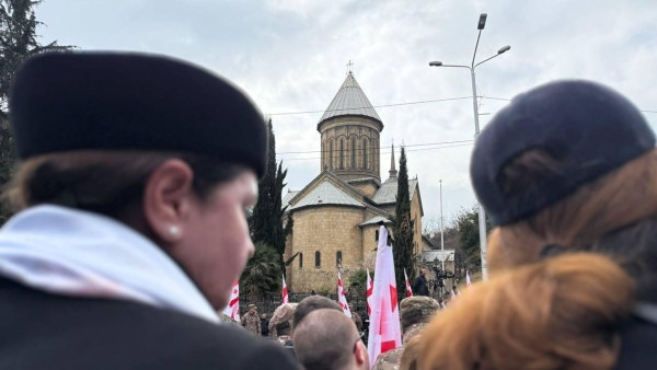 Илию II похоронили в Сионском соборе в Тбилиси Илию II похоронили в Сионском соборе в Тбилиси