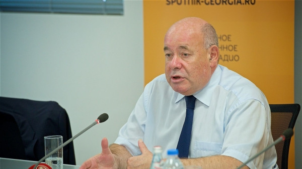 Спецпредставитель президента РФ Швыдкой присутствует на похоронах Илии II