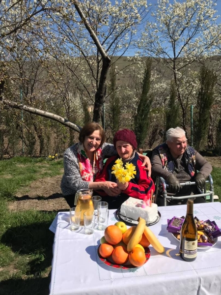 От Сухуми до Хурвалети — история директора дома престарелых у линии оккупации От Сухуми до Хурвалети — история директора дома престарелых у линии оккупации