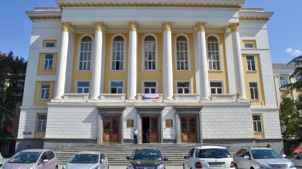 Студентов медицинского и технического университетов Тбилиси обеспечат общежитием